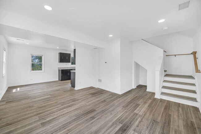 Photo - 37544 Columbus Ave