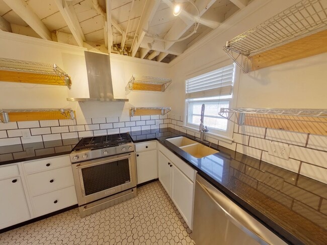 Photo - 401 N Harding Ave