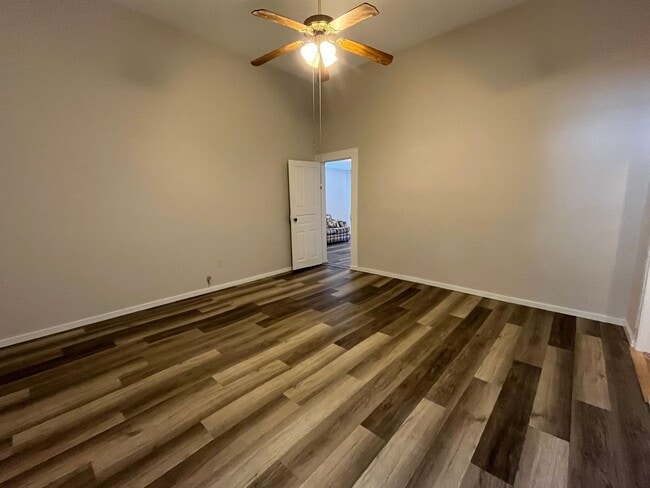 Photo - Charming 2 Bedroom  "Century Home" near do...