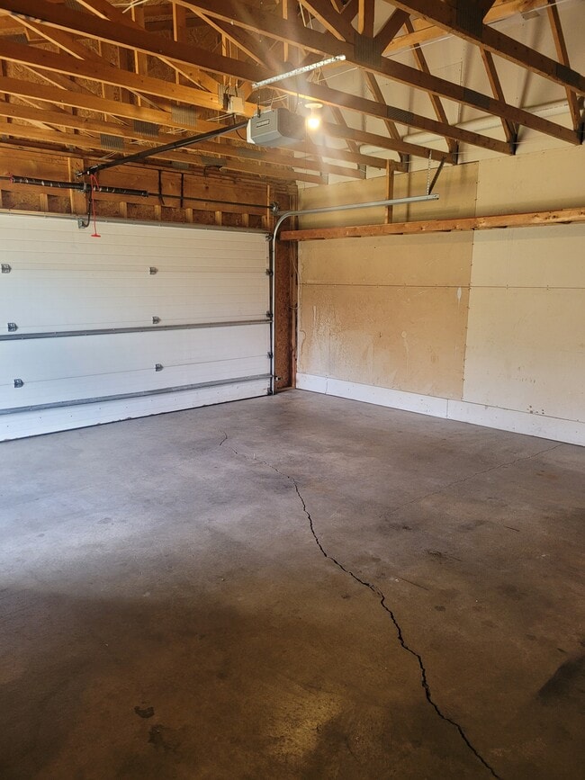 Garage - 5207 Lee Ave Unit 5207 Lee Avenue