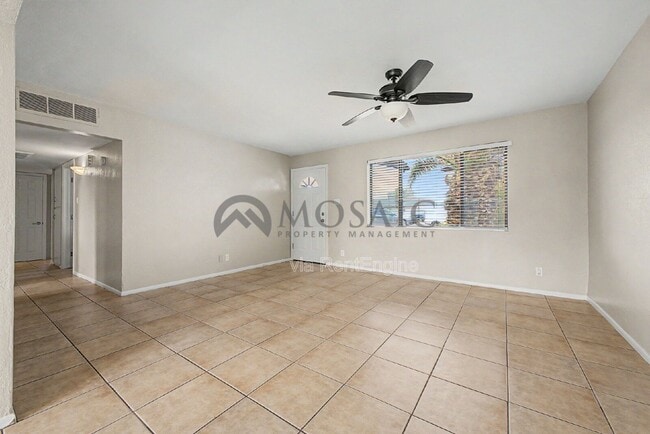 Photo - 1531 W 7th St