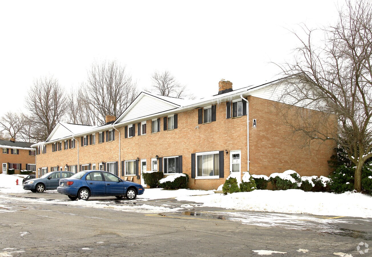 Hartstown Village Apartments - Cottonwood Lane Apartments
