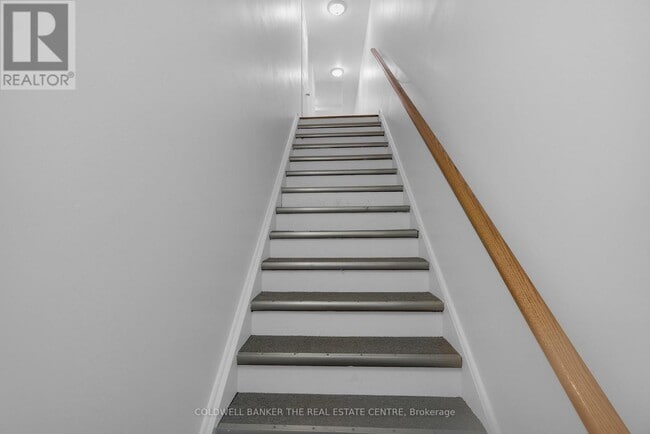 Photo - 3047 Finch Ave W