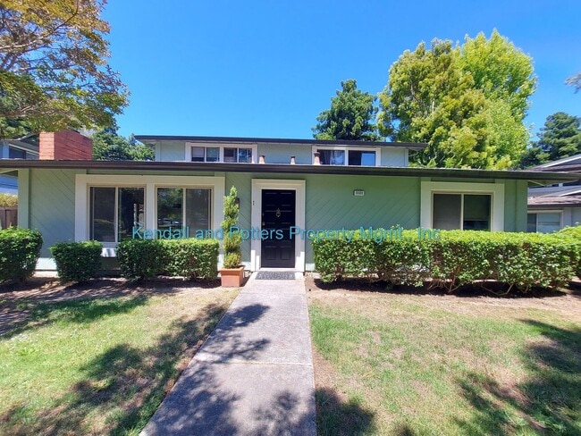 Photo - 1121 Sutherland Ln