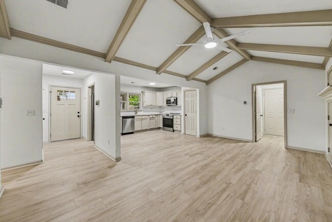 Photo - 100 English Rd