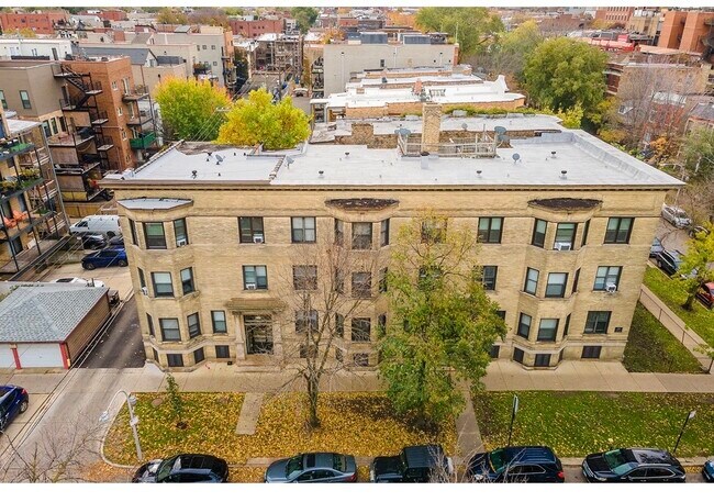 Building Photo - 923 W Waveland Ave Unit 2D
