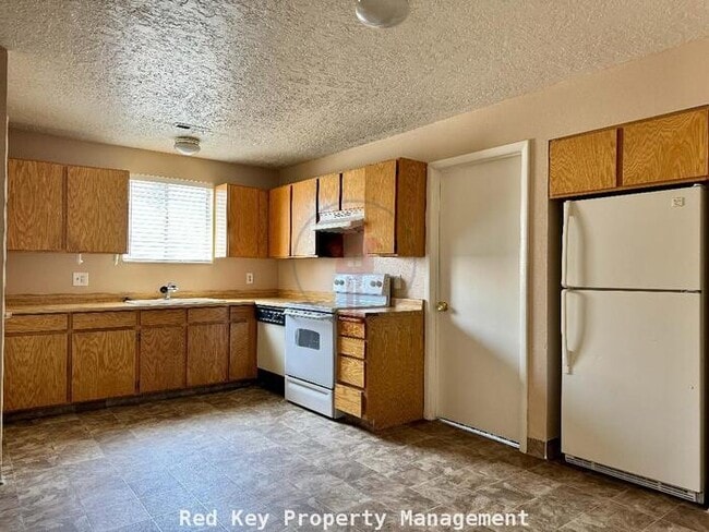 615 E Smelter Rd
