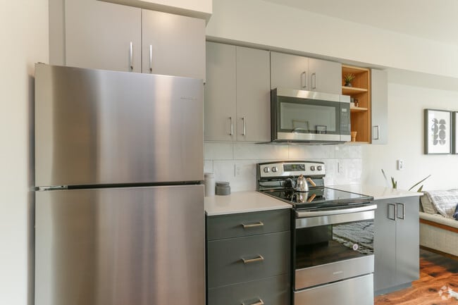 1BR, 1BA - 620 SF