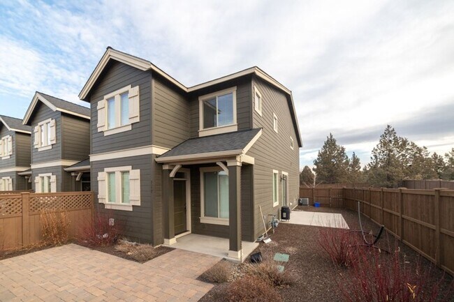 Photo - Beautiful unit in NE Bend!  Great location!