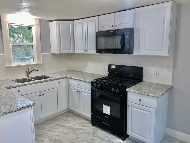 Photo - Spacious 3 bedroom 1 bath