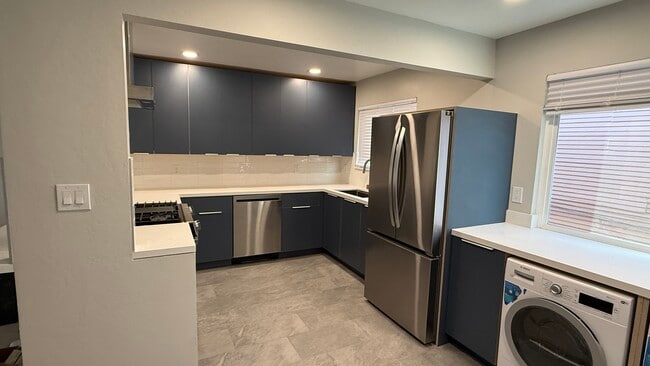 Building Photo - 3640 West St Unit 3