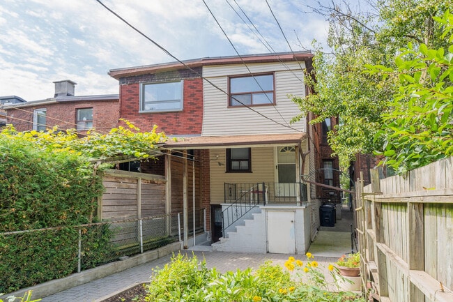 429 Montrose Av