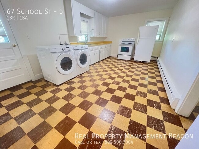 Building Photo - 67 School St Unit 5 Rental