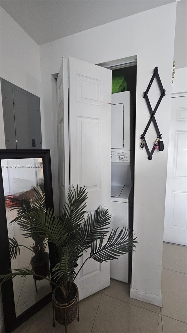 Photo - 1857 NW 24th St Unit 10