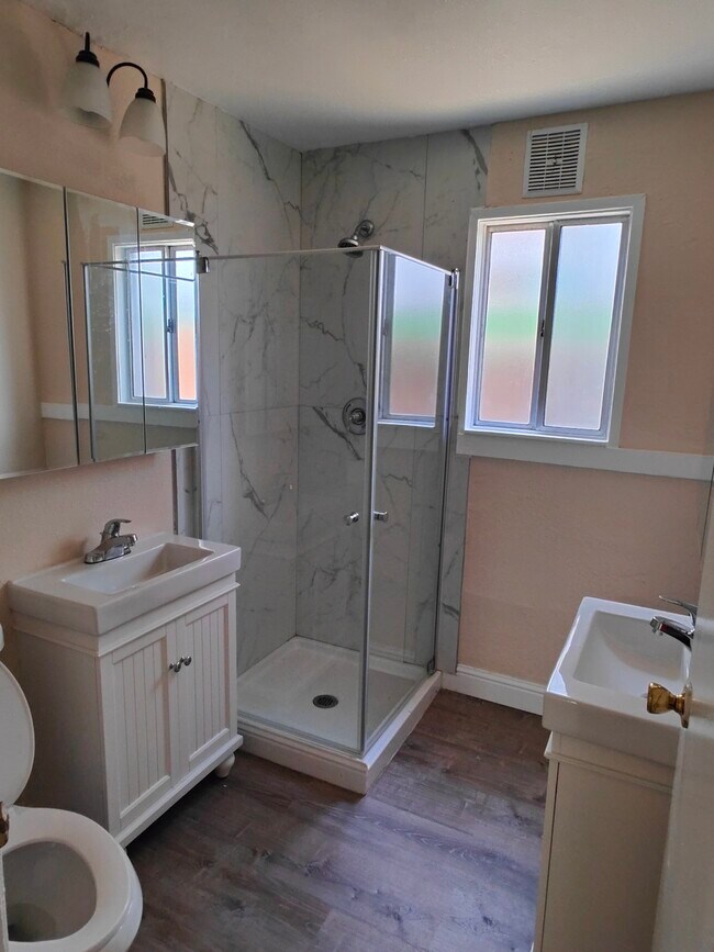 Photo - 6152 Baker Street