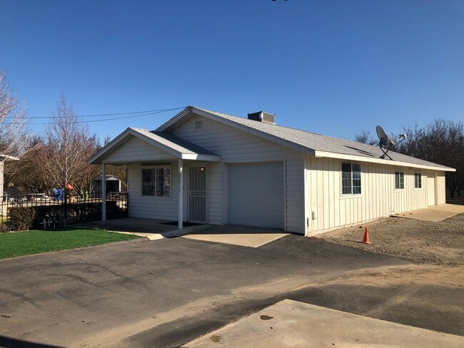 Photo - NOW AVAILABLE!! QUAINT HOME IN NEWMAN OUT IN THE COUNTRY