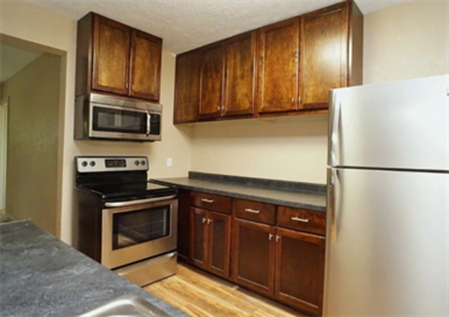 Photo - 541 W Belmont Ave