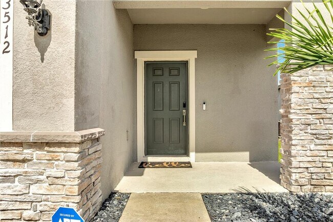 Photo - 3512 Southern Cross Lp