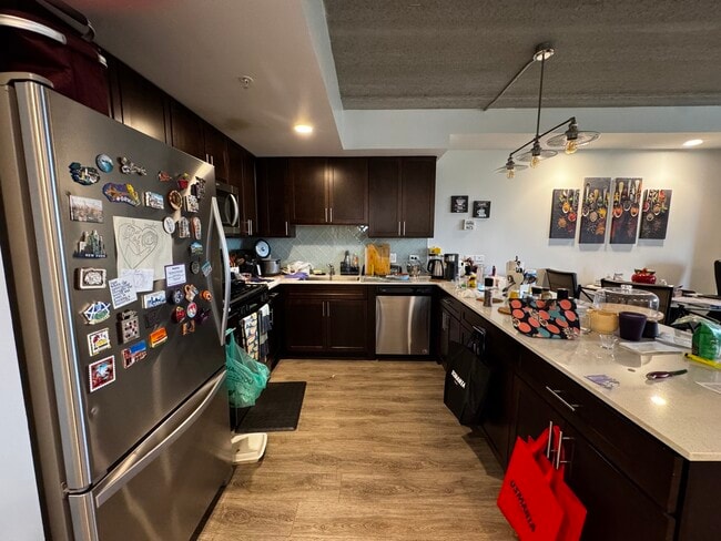 Photo - 1323 W Morse Ave Unit 609