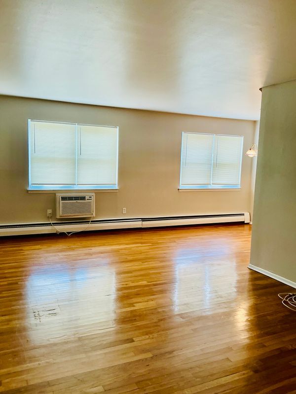 Photo - 84 Manchester Ct