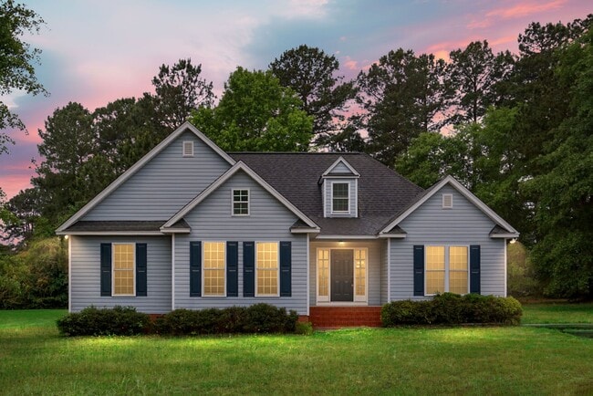 Building Photo - Spacious 3 Bedroom Home in Laurel Hill – Perfect for Relaxed Living