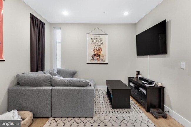 Building Photo - 1144 Frankford Ave Unit 202 Rental
