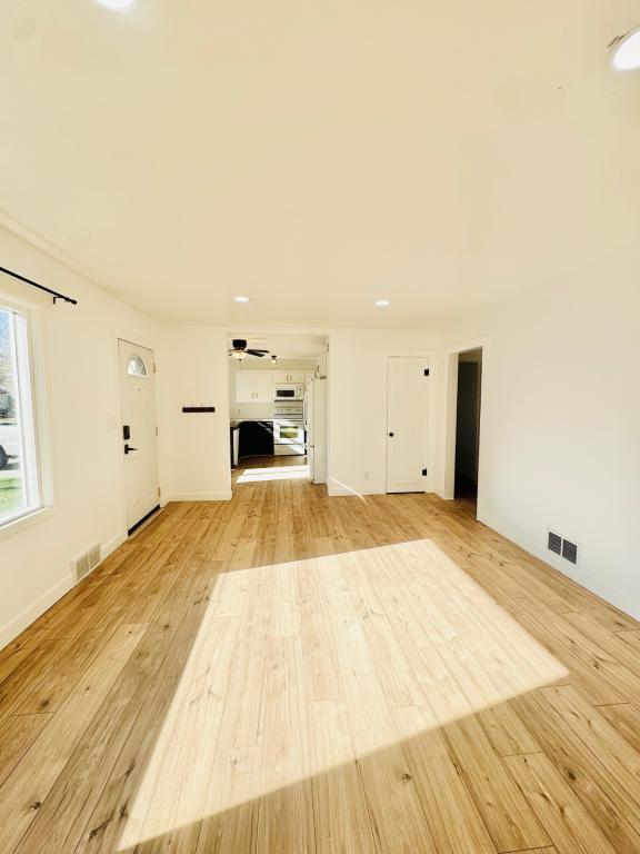 Photo - 410 Holbrook Dr