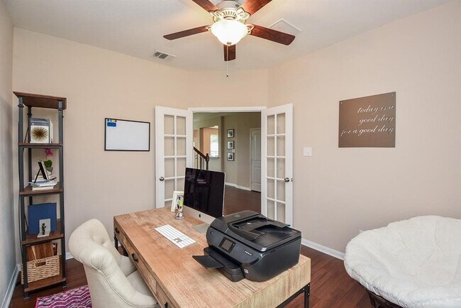 Photo - 7002 Edwanna Ln