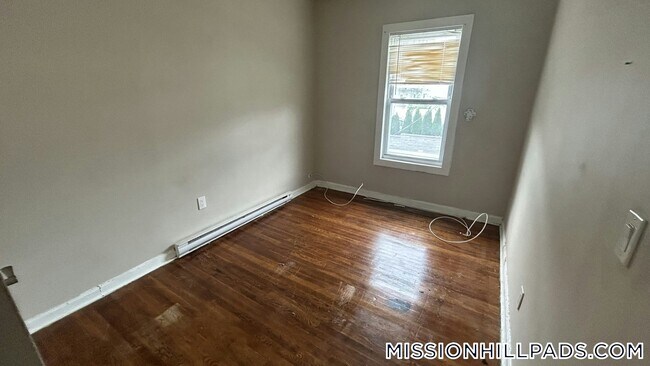 Photo - 121 George St Unit 2