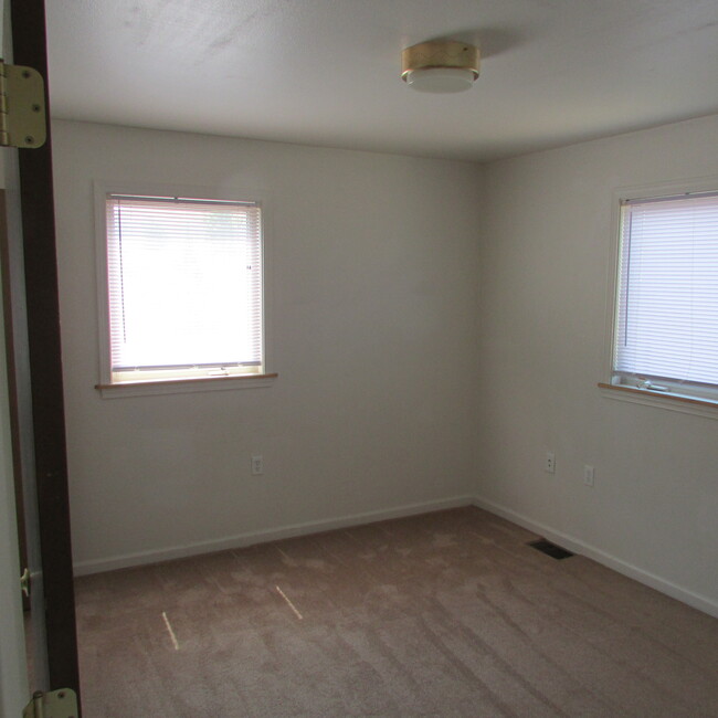 Bedroom 2 - 2156 Frances St Condo Unit 2156