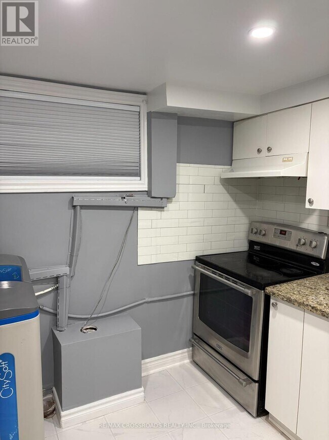 Photo - 466 Brimley Rd Unité Basement