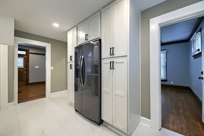 Photo - 251 E Lane Ave