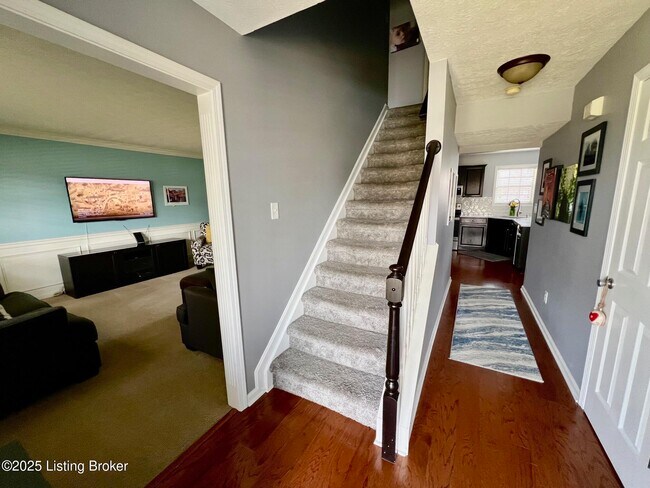 9216 Newbury Ct