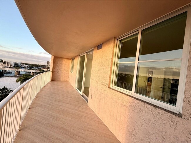 Photo - 3020 NE 32nd Ave Unidad 612