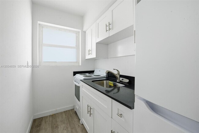 101 NW 74th St Unit 4