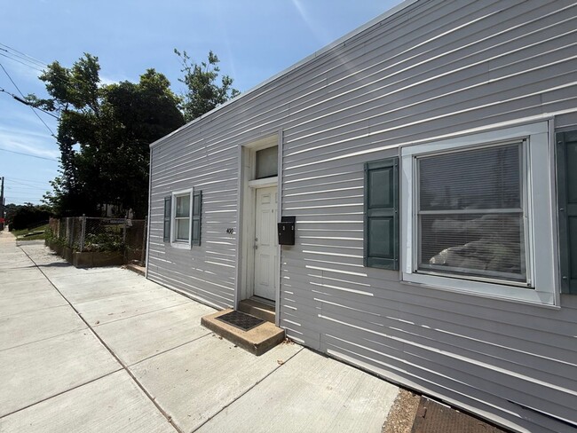 Building Photo - 400 N Springfield Rd Unit 4