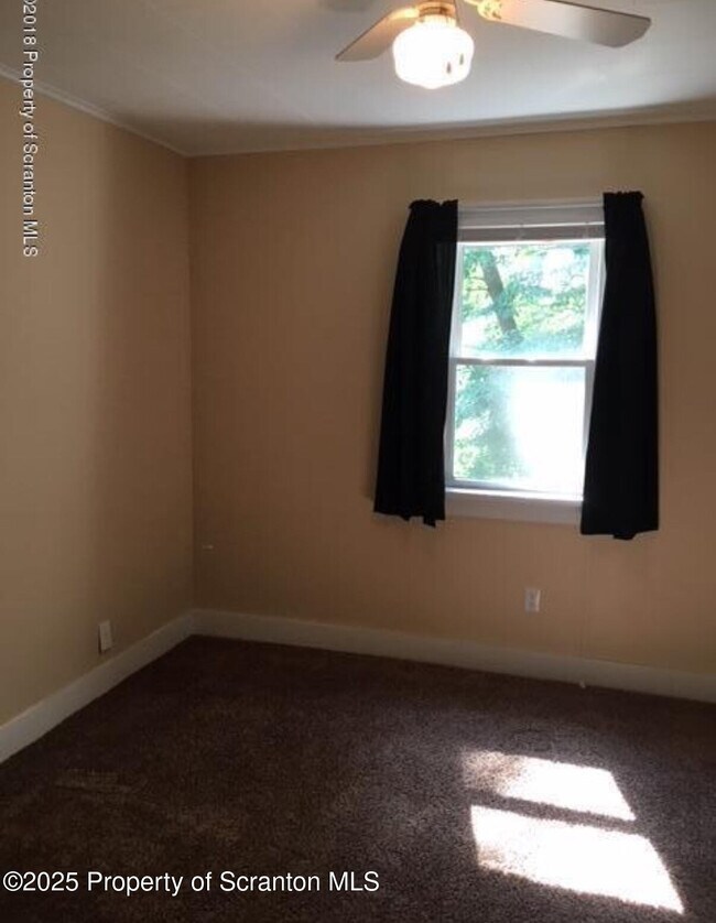 Photo - 410 Lane Hill Rd