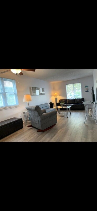 Photo - 782 8th Ave S