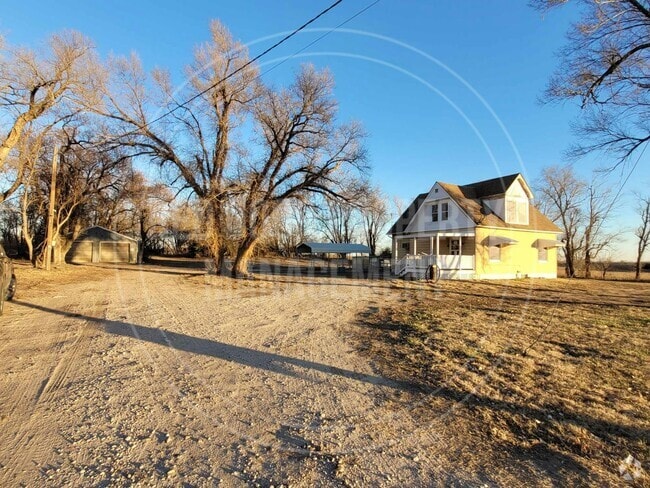 Building Photo - 12 S Buhler Rd Rental