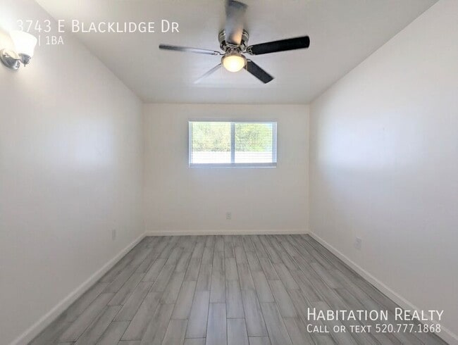 3743 E Blacklidge Dr