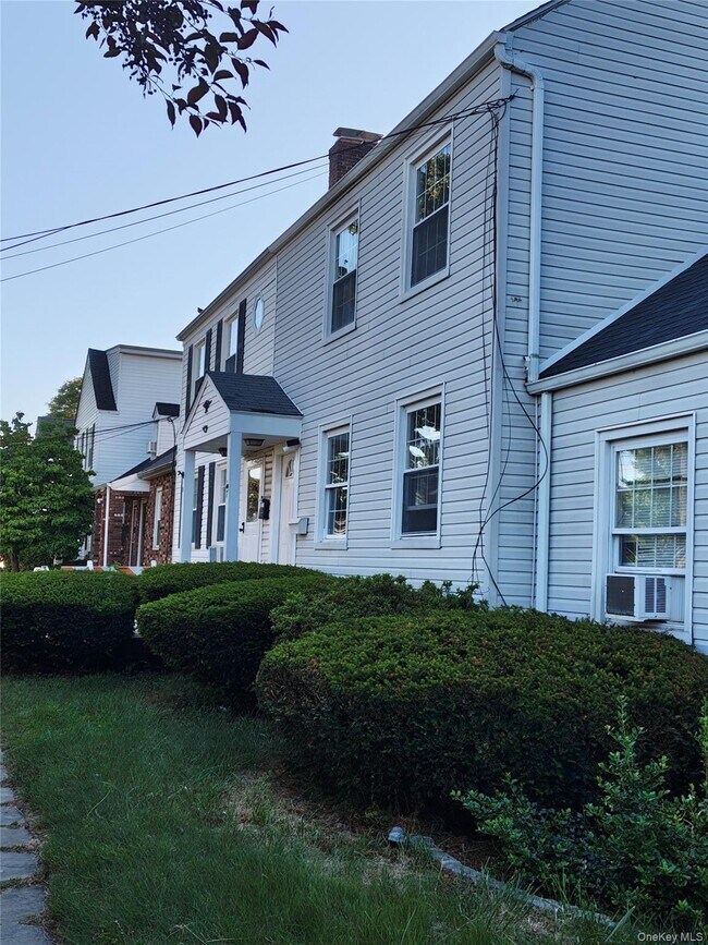 Photo - 7 Lanecrest Ave