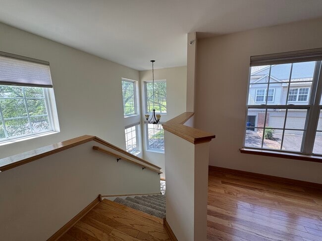 2268 Vanderbilt Dr