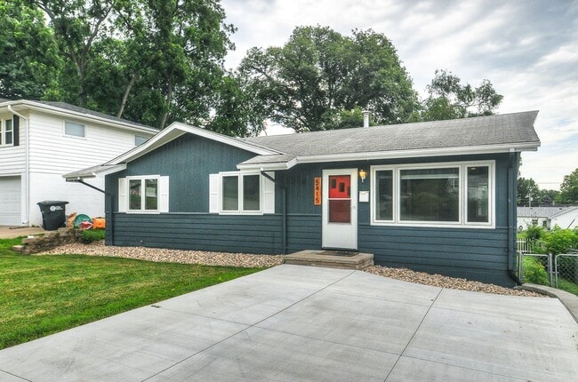 Photo - 5415 Poppleton Ave