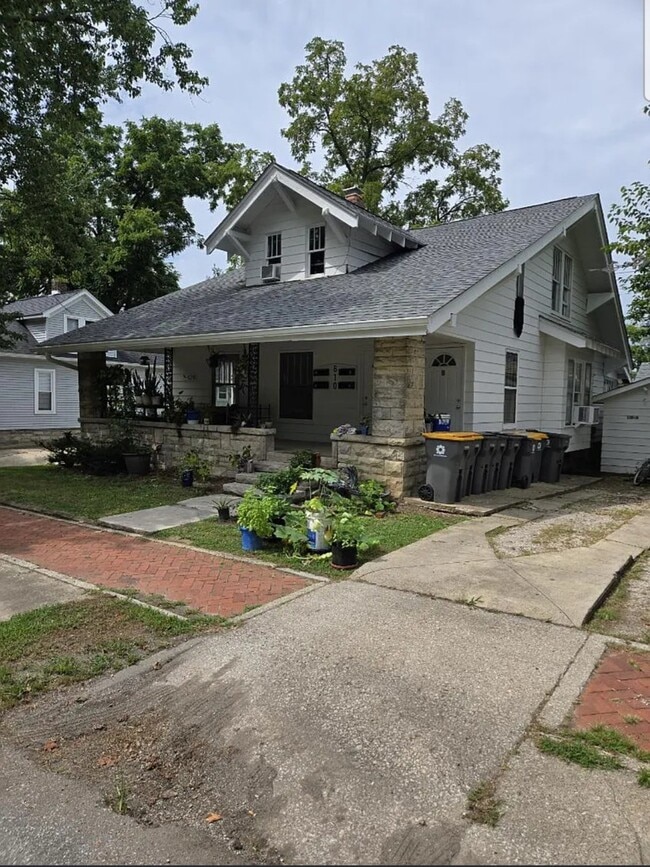 Photo - 610 S Washington St Unit A