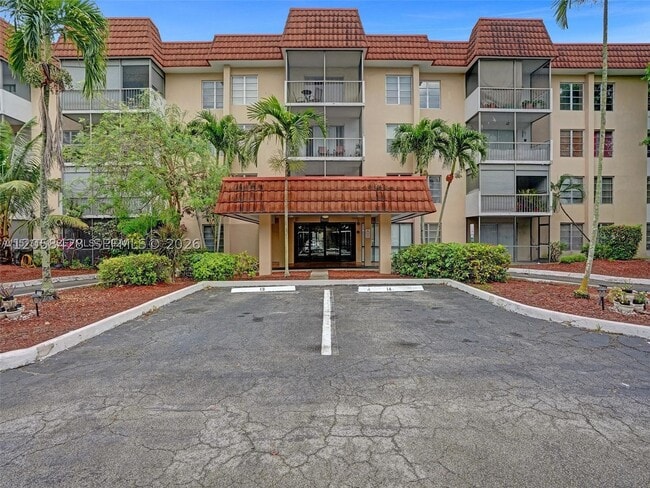 Building Photo - 4166 Inverrary Dr Unit 403