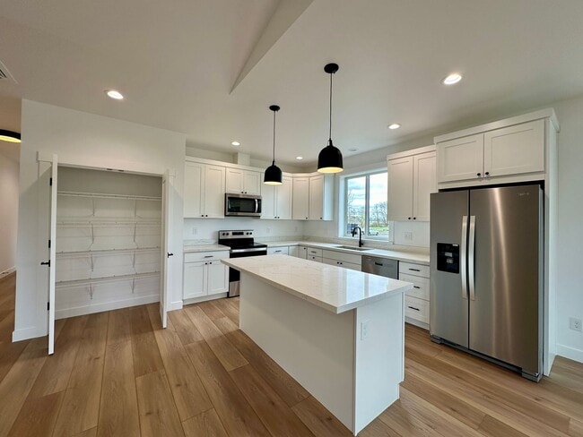 Photo - 2075 Bowfin Way