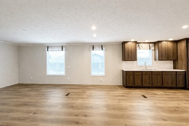 Photo - 29652 Cambridge Ct