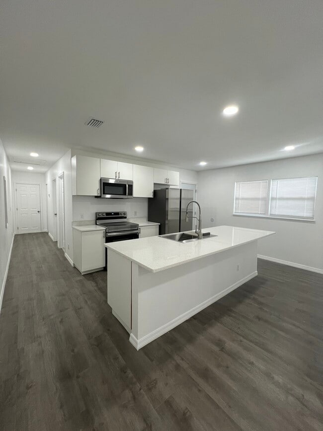 Photo - 1497 W 13th St