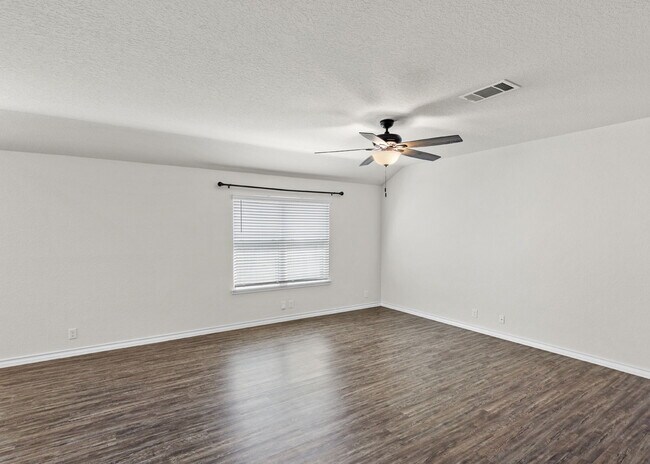 Photo - "4-Bedroom Haven in Cibolo with Spacious Living!"