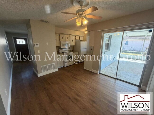 Photo - 1016 Malaga St